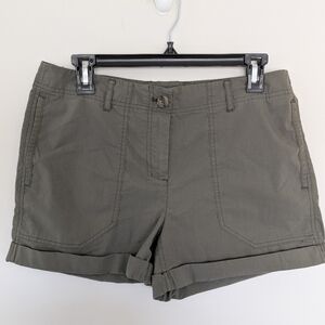 Theory Womens Sz 6 Cotary Latitude Shorts Cuffed Chino Pockets Green